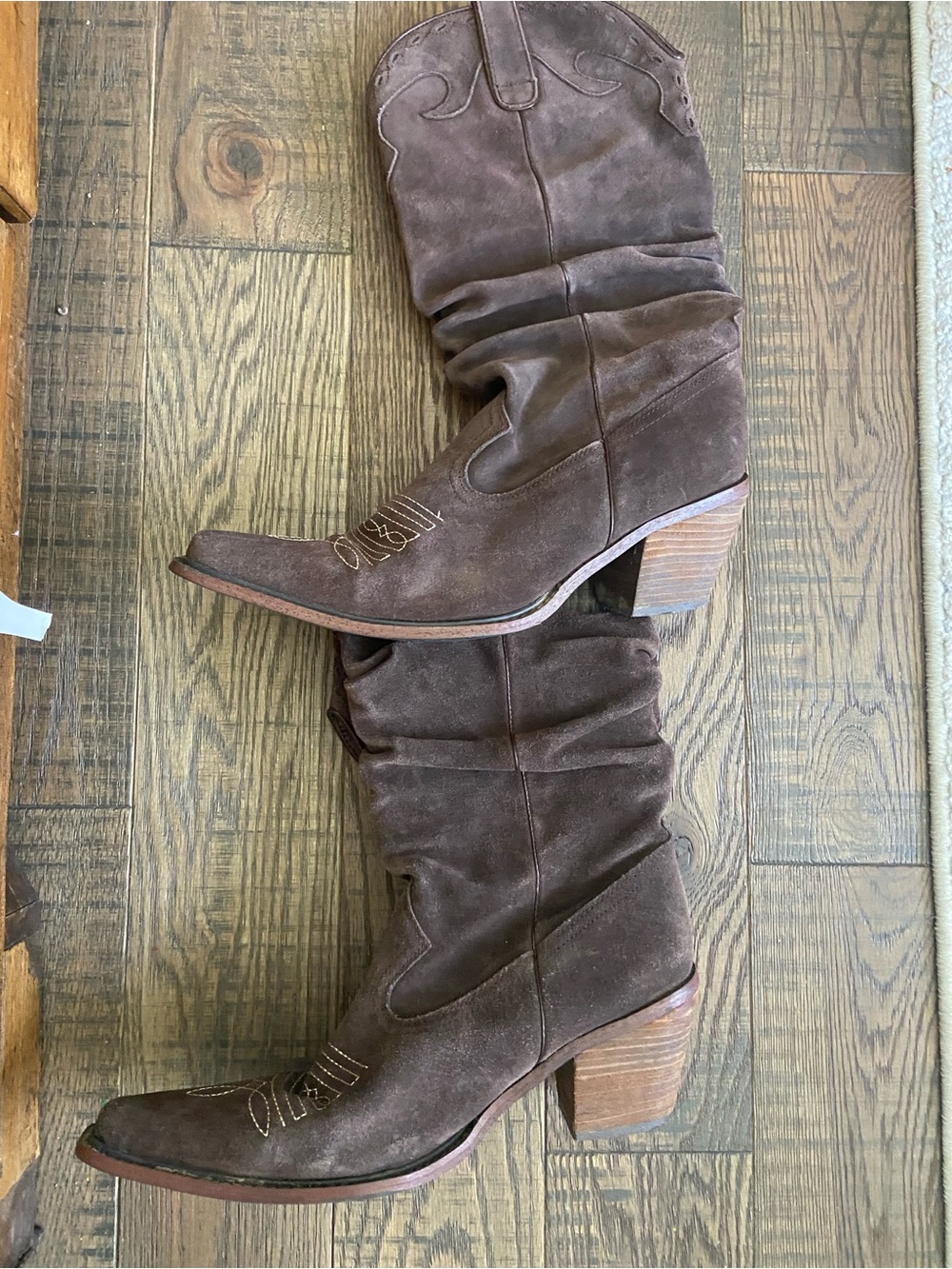 Vintage 2000s Steve Madden suede cowboy boots